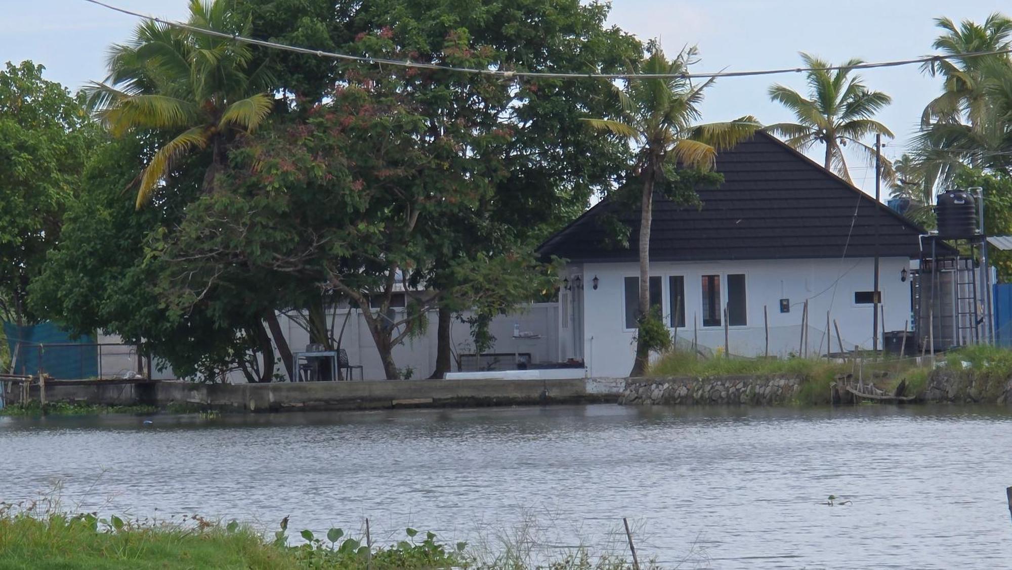 Pradeep'S Backwater Villa Kochi Екстериор снимка