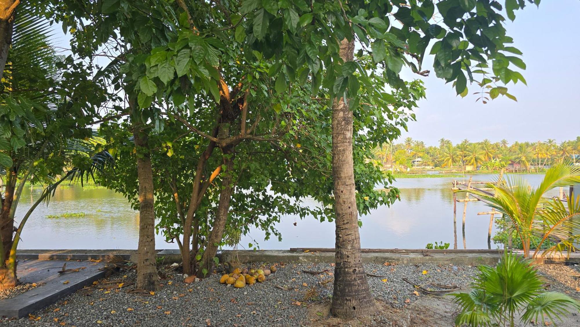 Pradeep'S Backwater Villa Kochi Екстериор снимка